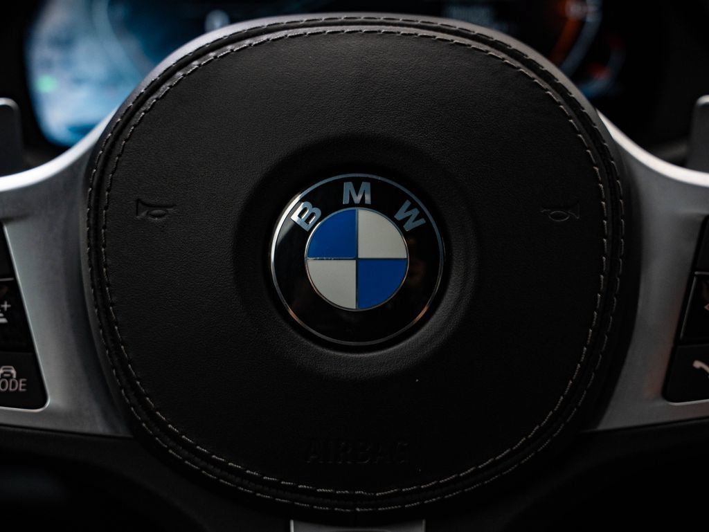 Used 2022 BMW X5 xDrive40i w/ M Sport Package AWD/4WD image 31
