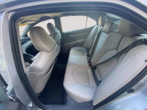 Used 2023 Toyota Camry XSE FWD image 13