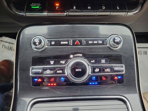 Used 2021 Lincoln Nautilus Reserve image 5