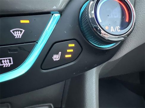 Used 2018 Chevrolet Cruze Premier image 46