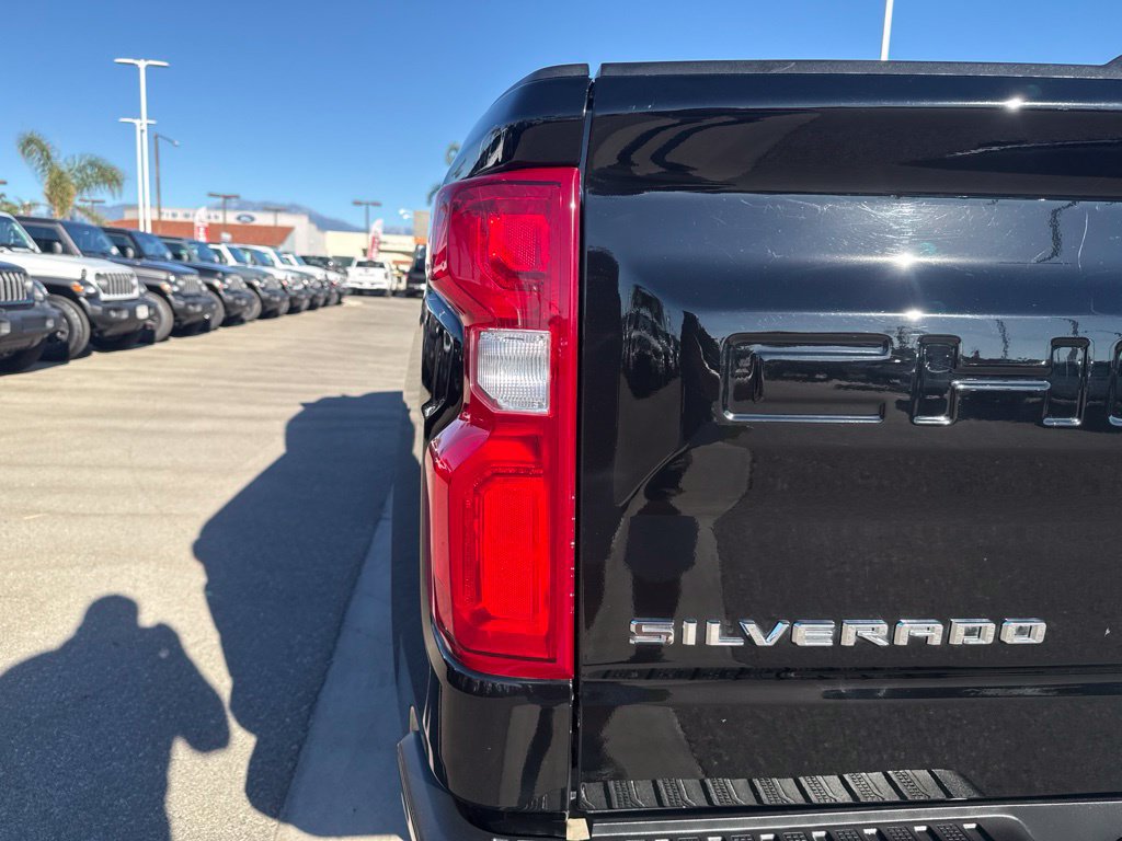 Used 2023 Chevrolet Silverado 1500 RST AWD/4WD image 8