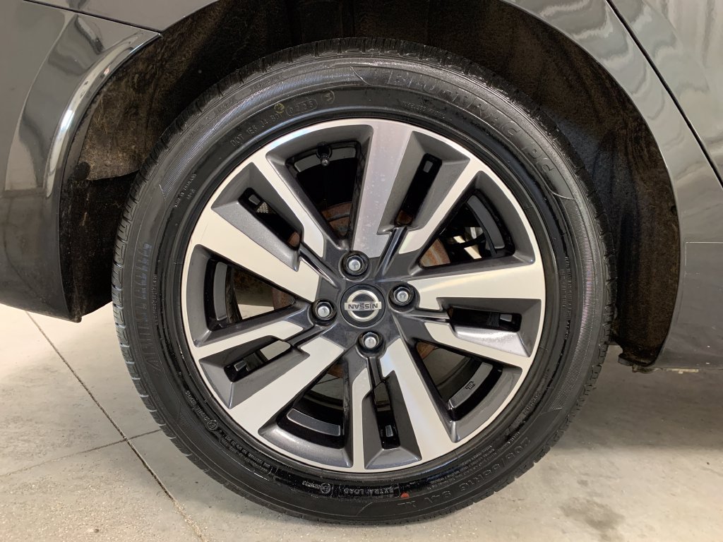 Used 2020 Nissan Versa SV FWD image 9