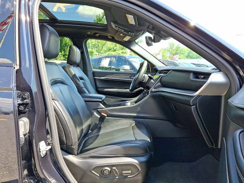 Used 2024 Jeep Grand Cherokee Limited 4xe image 16