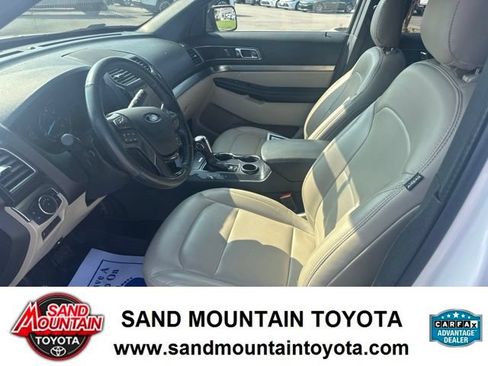 Used 2019 Ford Explorer XLT w/ Equipment Group 202A FWD image 12