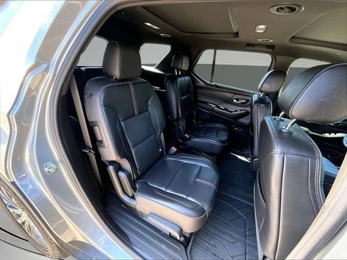 Used 2023 Chevrolet Traverse RS w/ LPO, Floor Liner Package AWD/4WD image 28