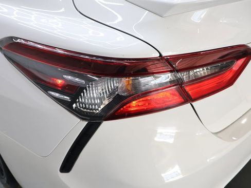 Used 2021 Toyota Camry SE image 28