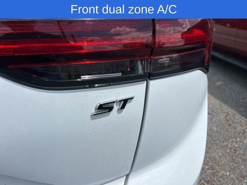 Used 2021 Buick Envision Essence w/ Technology Package I AWD/4WD image 9