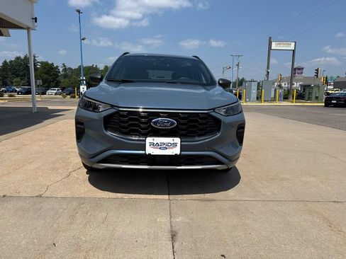 Used 2023 Ford Escape ST-Line w/ Tech Pack #1 AWD/4WD image 3