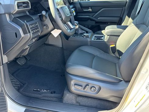 New 2025 Toyota 4Runner Limited image 9