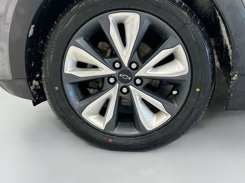 Used 2022 Chevrolet Bolt EUV LT w/ Convenience Package image 29