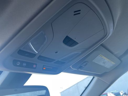 Used 2016 Chevrolet Impala LT w/ Convenience Package image 38