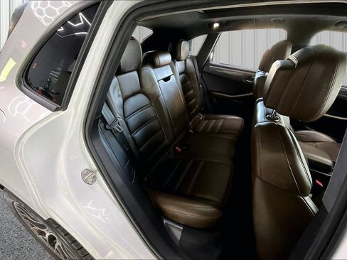 Used 2015 Porsche Macan Turbo AWD/4WD image 25