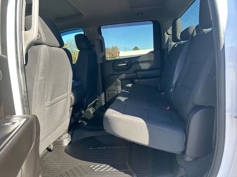 Used 2021 Chevrolet Silverado 1500 LT image 32