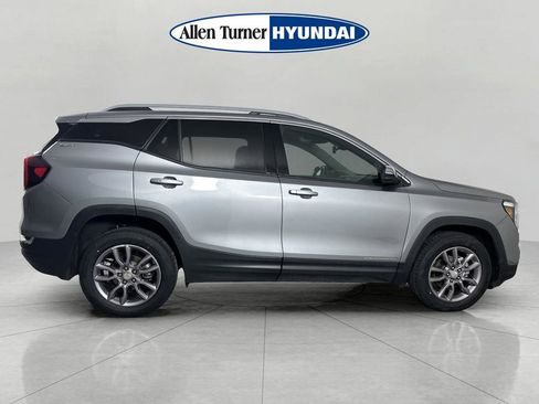 Used 2024 GMC Terrain SLT AWD/4WD image 9