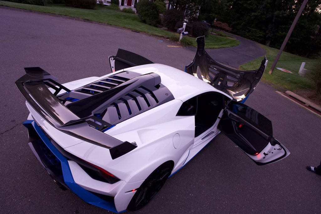 Used 2022 Lamborghini Huracan STO RWD image 41