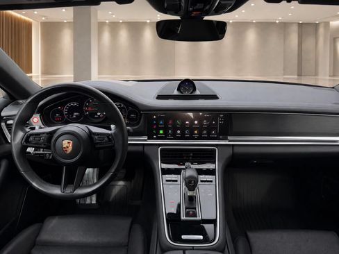 Used 2023 Porsche Panamera image 13