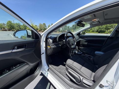 Used 2018 Hyundai Elantra Value Edition FWD image 11