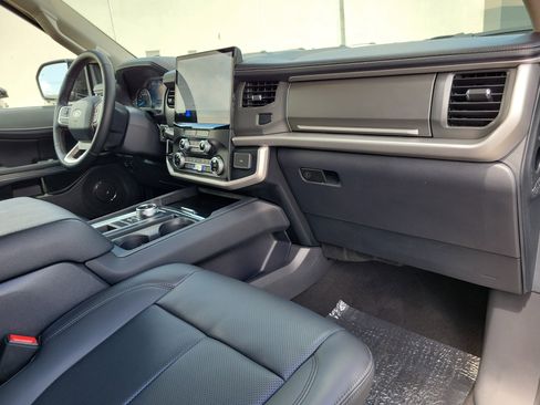 Used 2024 Ford Expedition Max XLT RWD image 15