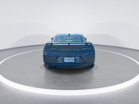 Used 2016 Chevrolet Camaro SS RWD image 8