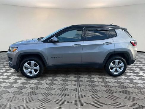 Used 2018 Jeep Compass Latitude w/ Popular Equipment Group AWD/4WD image 4