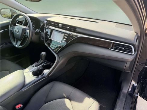 Used 2018 Toyota Camry LE w/ Convenience Package image 25