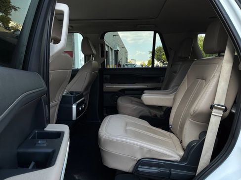 Used 2024 Ford Expedition Limited RWD image 12