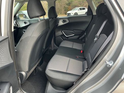 Used 2025 Kia Soul LX w/ LX Technology Package image 21