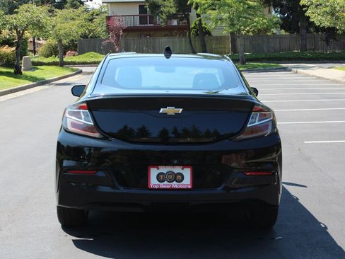 Used 2017 Chevrolet Volt Premier FWD image 6