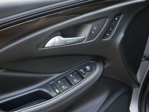 Used 2019 Buick Envision Premium AWD/4WD image 16