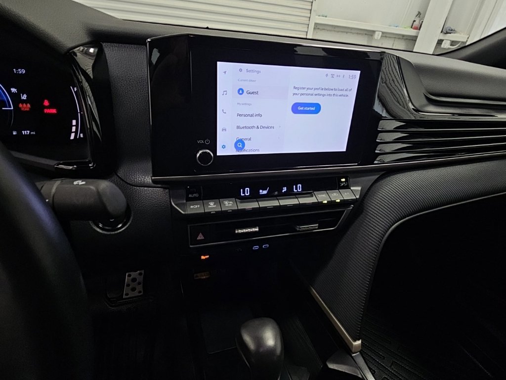 Used 2025 Toyota Camry SE FWD image 13