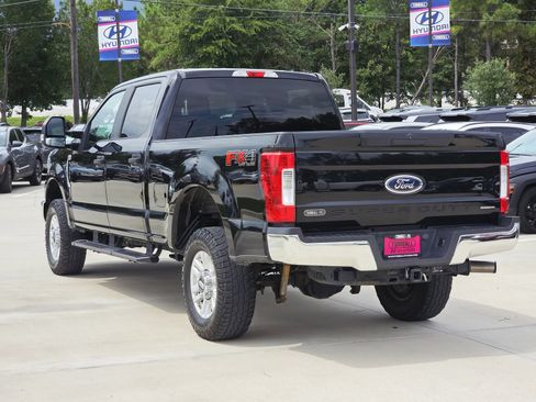 Used 2017 Ford F250 XL w/ STX Appearance Package AWD/4WD image 7