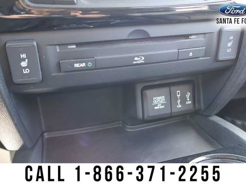 Used 2017 Honda Pilot Touring image 40
