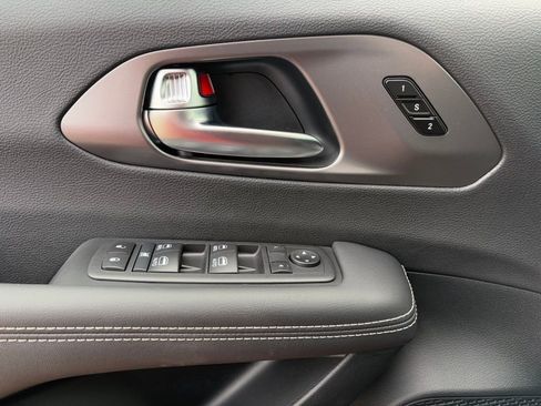 New 2026 Chrysler Pacifica Select image 19