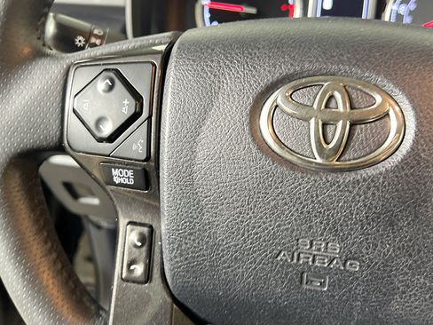 Used 2022 Toyota 4Runner TRD Off-Road Premium AWD/4WD image 19