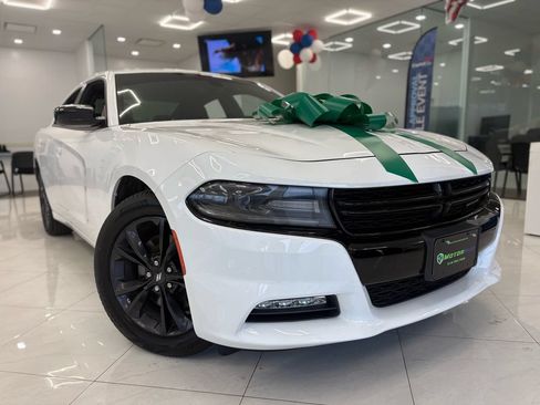 Used 2020 Dodge Charger SXT w/ Blacktop Package AWD/4WD image 3