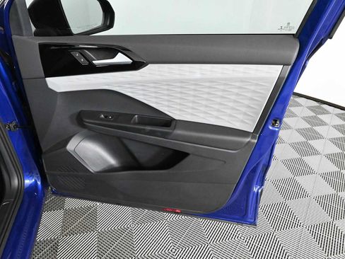 Used 2022 Volkswagen Taos S FWD image 9