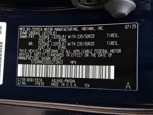 Certified 2025 Toyota Sienna XSE image 27