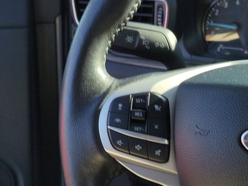 Used 2023 Ford Explorer Limited image 30