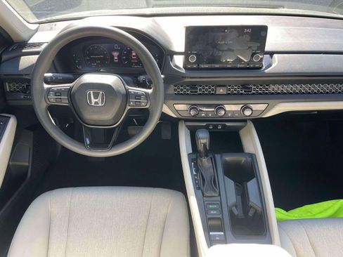 Certified 2025 Honda Accord LX image 13