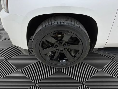 Used 2019 GMC Yukon XL SLT w/ Graphite Performance Edition image 9