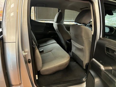 Used 2021 Toyota Tacoma SR5 image 31