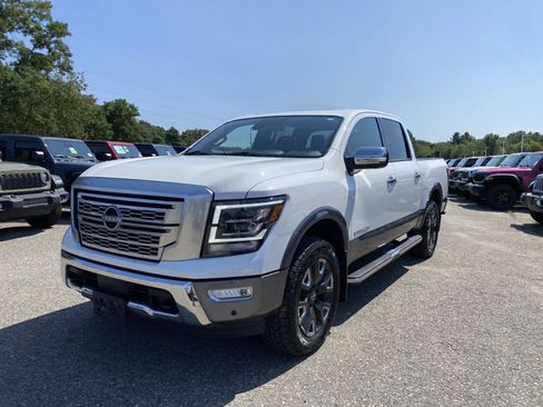 Used 2023 Nissan Titan Platinum Reserve w/ Moonroof Package AWD/4WD image 10