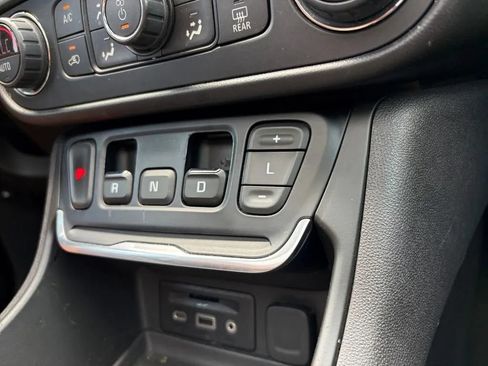 Used 2019 GMC Terrain Denali w/ Advanced Safety Package FWD image 31