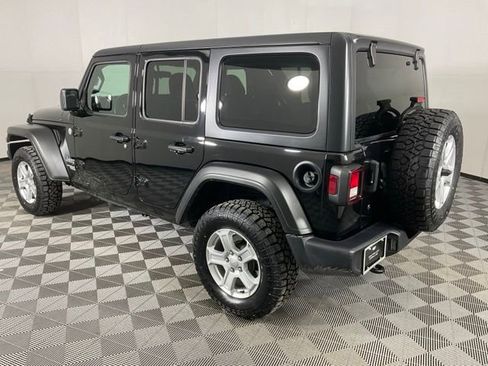 Used 2019 Jeep Wrangler Unlimited Sport S image 4
