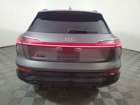 Used 2024 Audi SQ8 e-tron Premium Plus image 5
