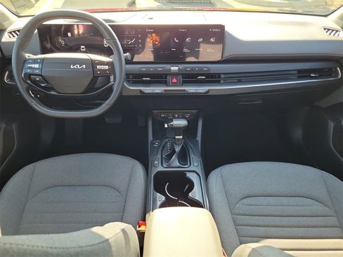 Used 2025 Kia K4 EX image 17