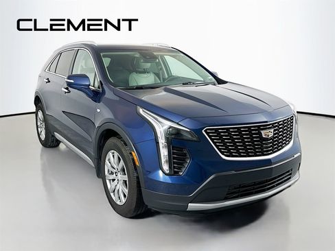 Used 2022 Cadillac XT4 Premium Luxury image 3