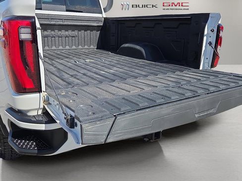 Used 2024 GMC Sierra 3500 Denali w/ Denali Reserve Package image 9