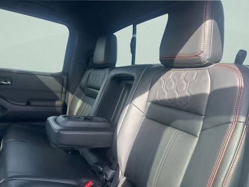 Used 2023 Nissan Frontier PRO-4X w/ Pro-4X Premium Package image 17