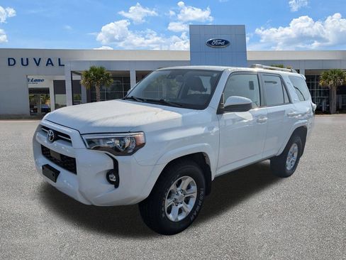 Used 2024 Toyota 4Runner SR5 RWD image 8